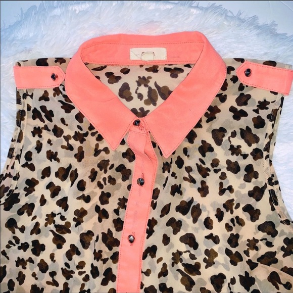 E hanger M blouse Anthropologie leopard print - Picture 2 of 4